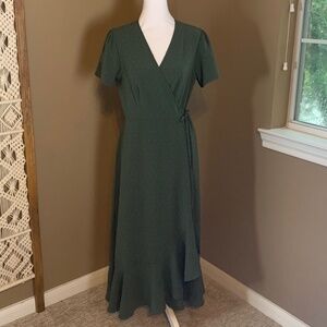 Pretty Little Thing green wrap dress ruffles short sleeves size Small